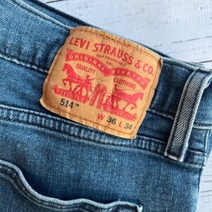 Levi Strauss 514 Men's 36X34  Cotton Medium Wash Blue Denim Straight Leg Jeans